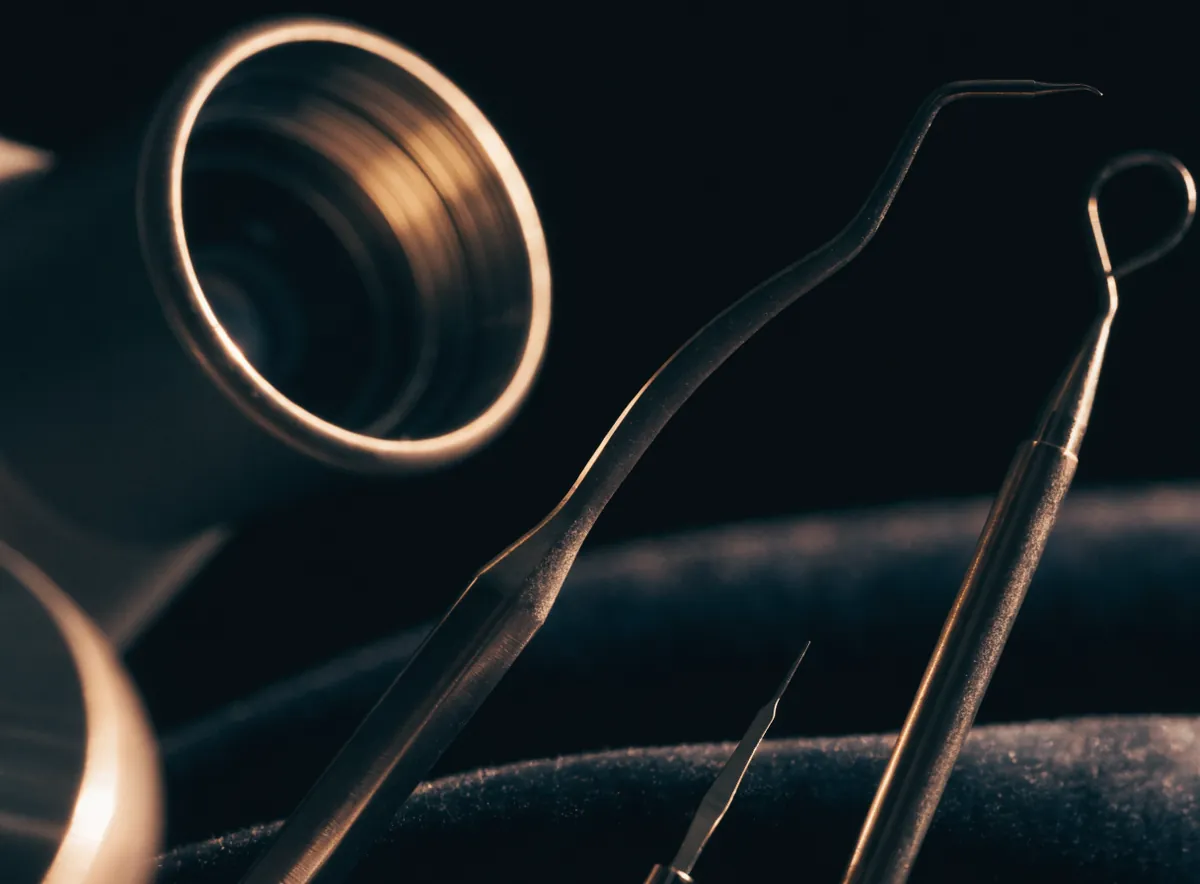 Instrumental de microcirugía dental de precisión